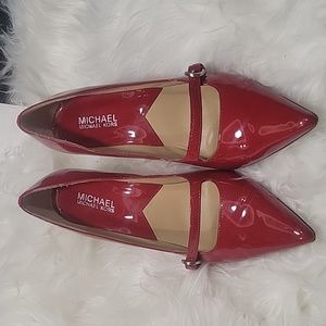 Michael kors carina pump patent color cherry red.